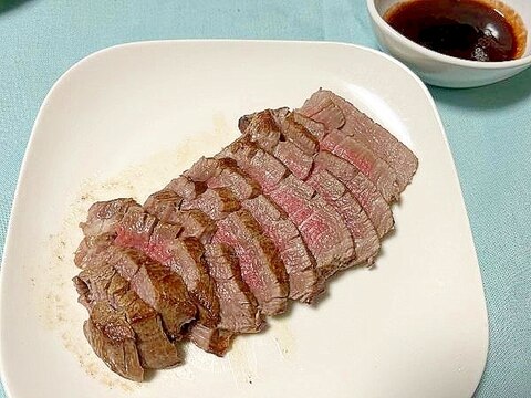 霜降りステーキ肉でやわらかローストビーフ